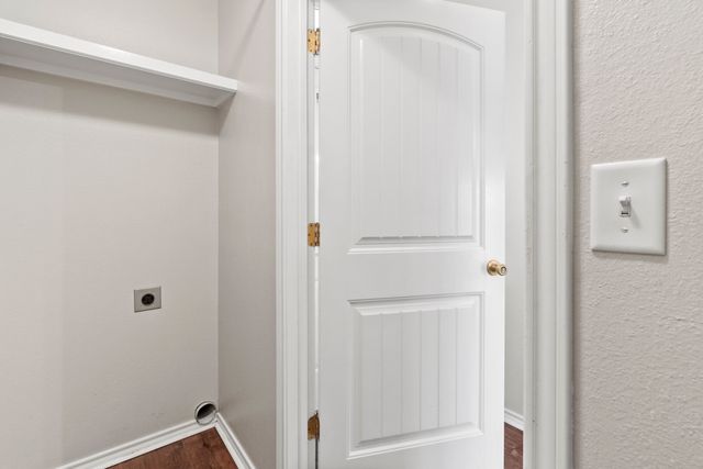 904 Roseanne Drive, Commerce, TX 75428