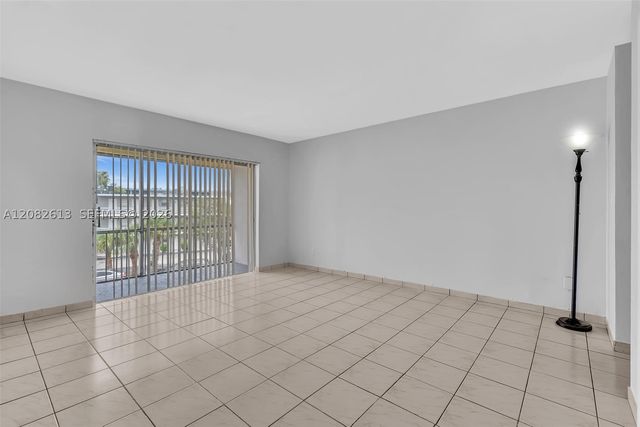 1540 NE 191st St 320, Miami, FL 33179