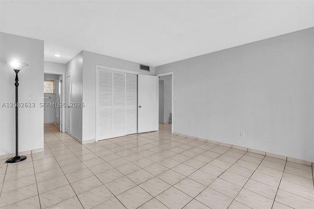 1540 NE 191st St 320, Miami, FL 33179