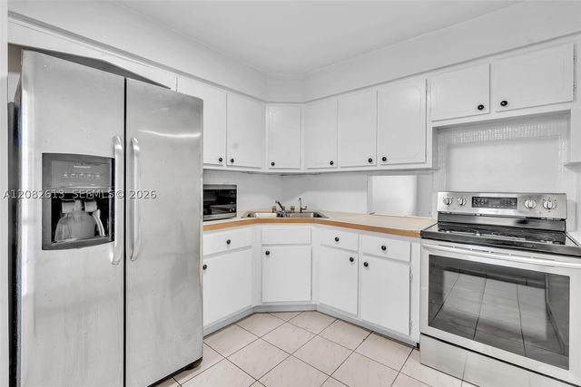 1540 NE 191st St 320, Miami, FL 33179