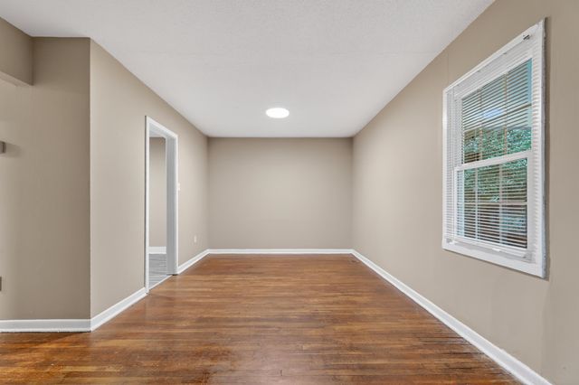 220 Woodview Ave, Spartanburg, SC 29306