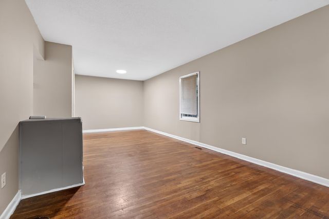 220 Woodview Ave, Spartanburg, SC 29306