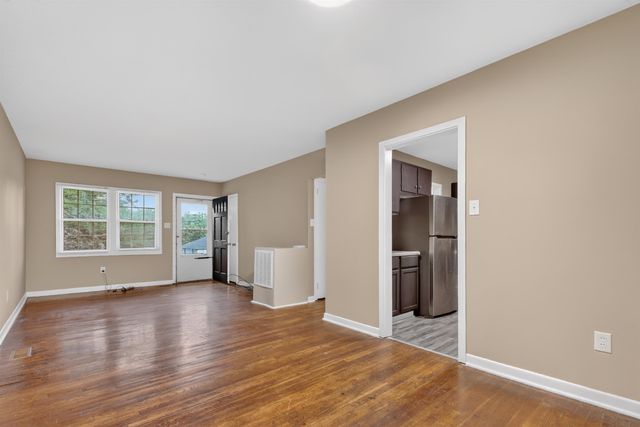 220 Woodview Ave, Spartanburg, SC 29306