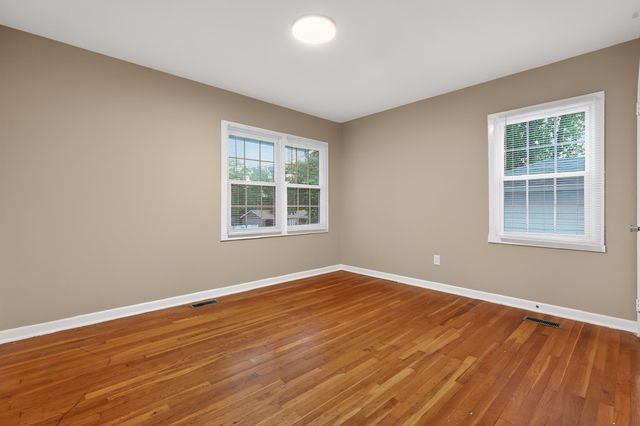 220 Woodview Ave, Spartanburg, SC 29306