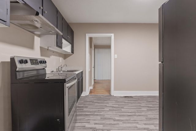 220 Woodview Ave, Spartanburg, SC 29306