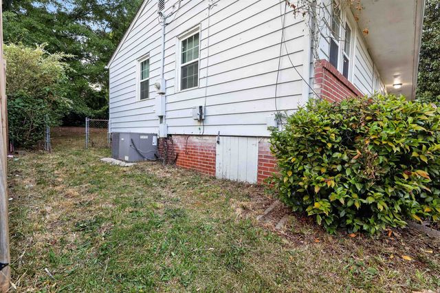 220 Woodview Ave, Spartanburg, SC 29306