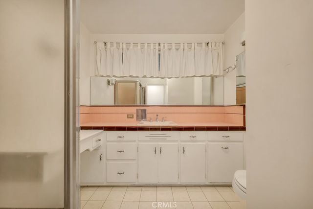 5161 Canoga Avenue, Woodland Hills, CA 91364