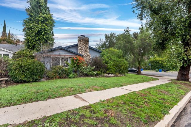 5161 Canoga Avenue, Woodland Hills, CA 91364