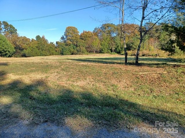 000 Golf Course Road, Columbus, NC 28722