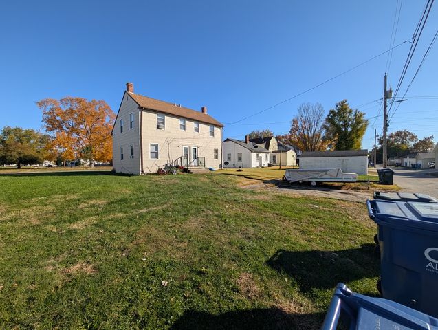 222 S Elmwood Avenue, Davenport, IA 52802