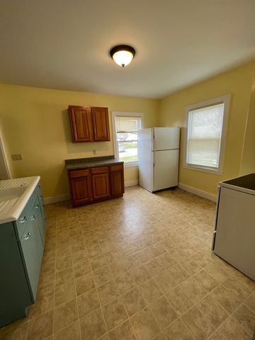 222 S Elmwood Avenue, Davenport, IA 52802