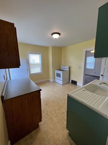 222 S Elmwood Avenue, Davenport, IA 52802