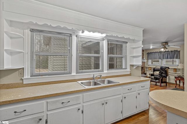 573 Mauldin Lake Road, Liberty, SC 29657