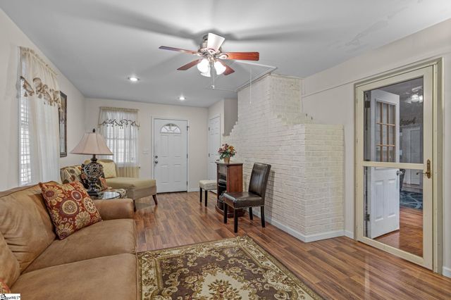 573 Mauldin Lake Road, Liberty, SC 29657