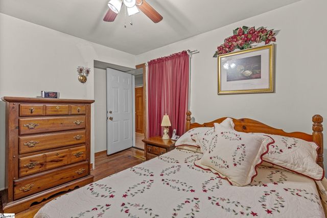 573 Mauldin Lake Road, Liberty, SC 29657