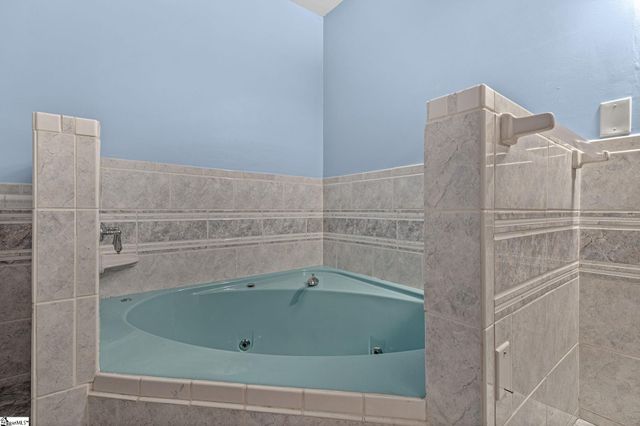 573 Mauldin Lake Road, Liberty, SC 29657