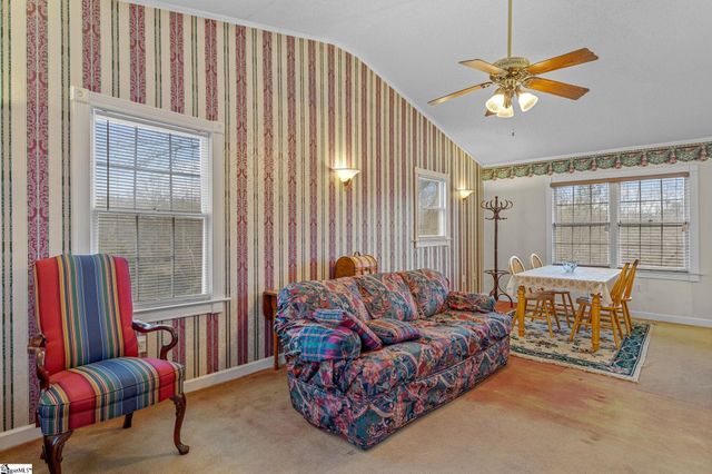 573 Mauldin Lake Road, Liberty, SC 29657