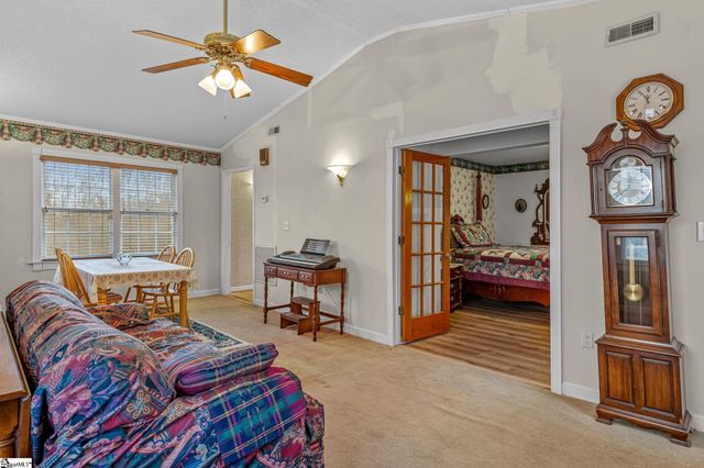 573 Mauldin Lake Road, Liberty, SC 29657