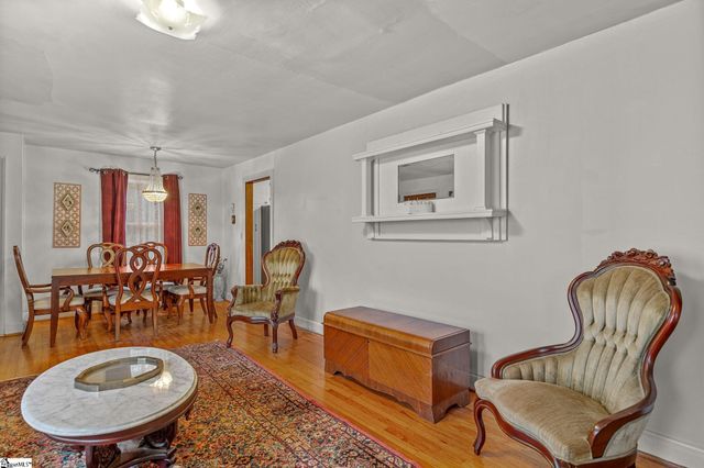 573 Mauldin Lake Road, Liberty, SC 29657