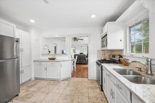 15 Clover Pl, Mine Hill Twp., NJ 07803