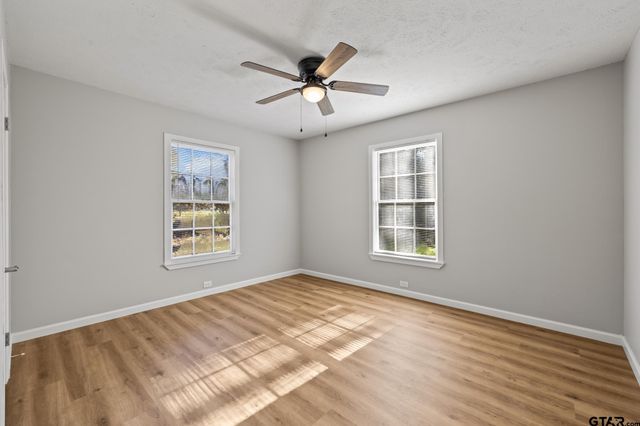 402 Gay Ave, Palestine, TX 75801