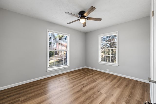 402 Gay Ave, Palestine, TX 75801