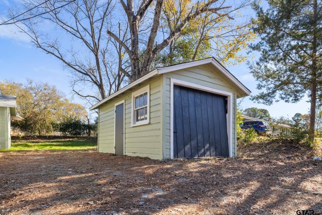 402 Gay Ave, Palestine, TX 75801