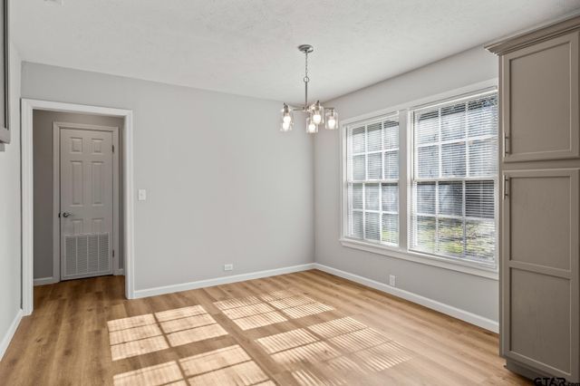 402 Gay Ave, Palestine, TX 75801