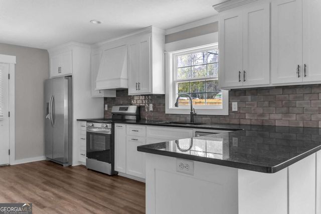 1716 N Troup Street, Valdosta, GA 31602