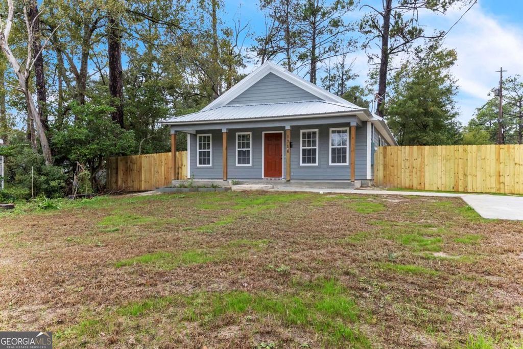 1716 N Troup Street, Valdosta, GA 31602