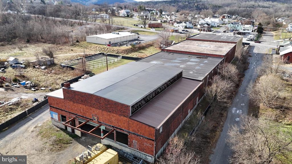 19 APPLE WAY, Paw Paw, WV 25434