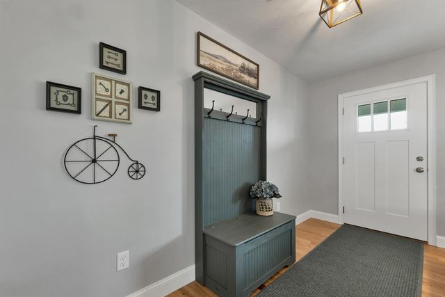 34 Three Ponds Drive, Brentwood, NH 03833