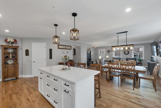 34 Three Ponds Drive, Brentwood, NH 03833