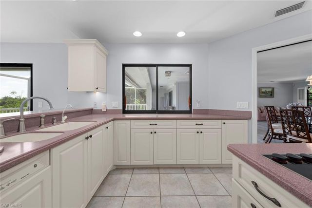 5135 Joewood DR, Sanibel, FL 33957