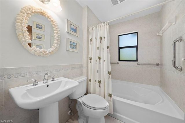 5135 Joewood DR, Sanibel, FL 33957
