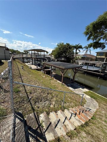 160 GARY AVENUE, Oak Hill, FL 32759