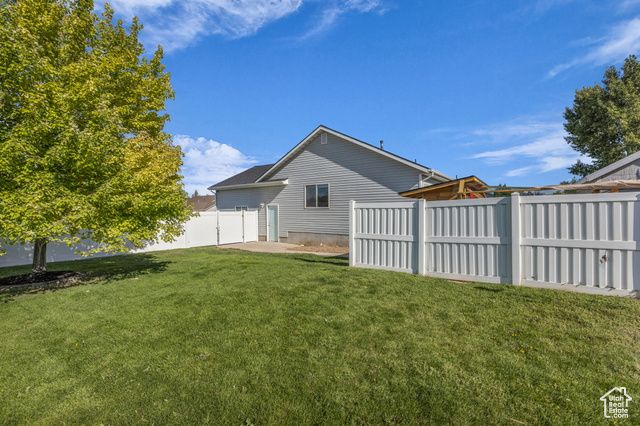 2322 N 2500 W, Clinton, UT 84015