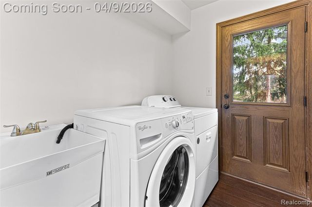 3755 Tremont Lane, Ann Arbor, MI 48105