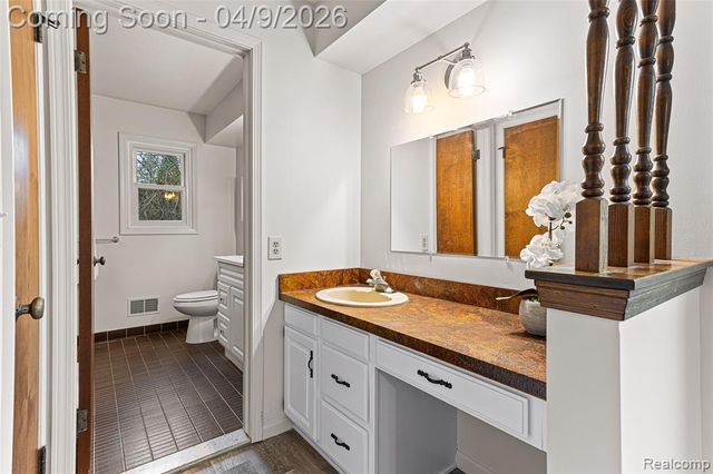 3755 Tremont Lane, Ann Arbor, MI 48105