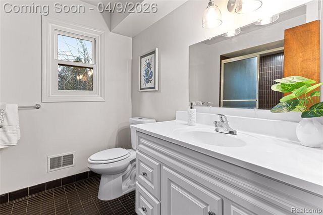3755 Tremont Lane, Ann Arbor, MI 48105