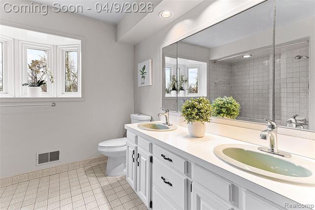 3755 Tremont Lane, Ann Arbor, MI 48105
