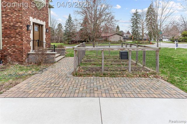 3755 Tremont Lane, Ann Arbor, MI 48105