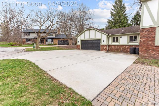 3755 Tremont Lane, Ann Arbor, MI 48105