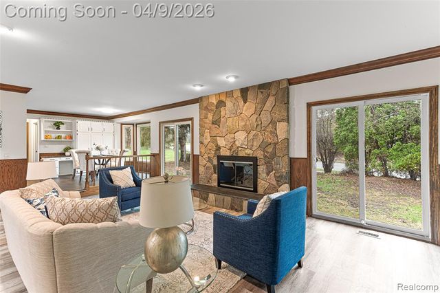 3755 Tremont Lane, Ann Arbor, MI 48105
