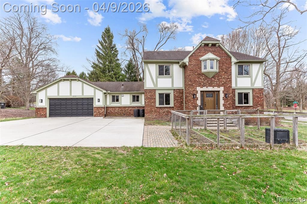 3755 Tremont Lane, Ann Arbor, MI 48105