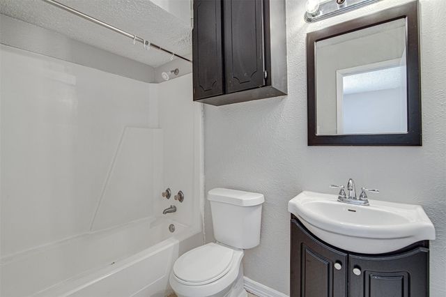 833 Springhill Drive, Burleson, TX 76028