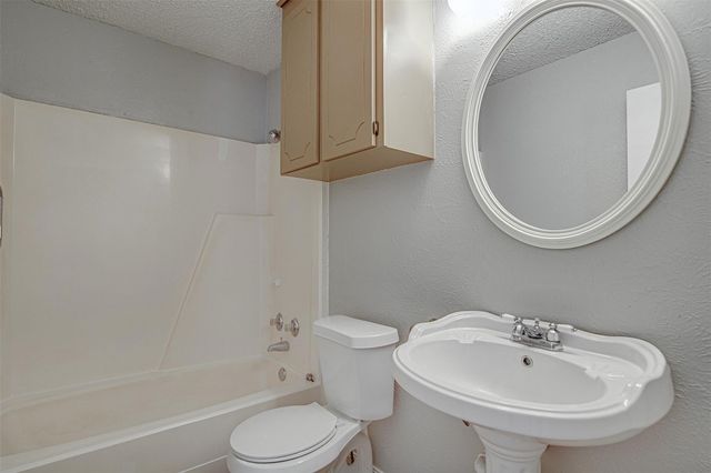 833 Springhill Drive, Burleson, TX 76028