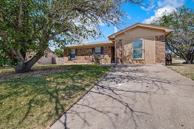 833 Springhill Drive, Burleson, TX 76028