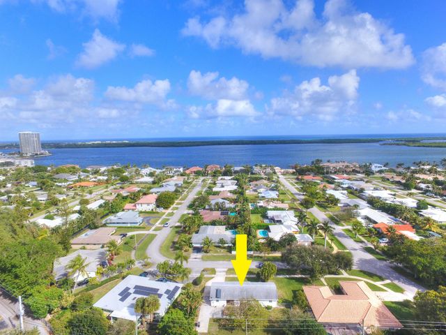 807 Easterly Road, North Palm Beach, FL 33408