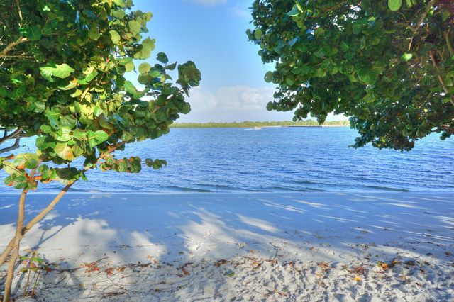 807 Easterly Road, North Palm Beach, FL 33408